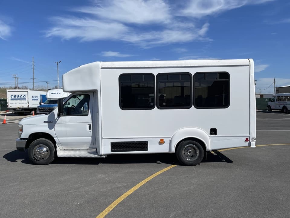 2015 Ford Goshen Shuttle Bus - Image 6