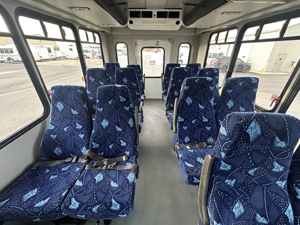 2015 Ford Goshen Shuttle Bus - Image 9