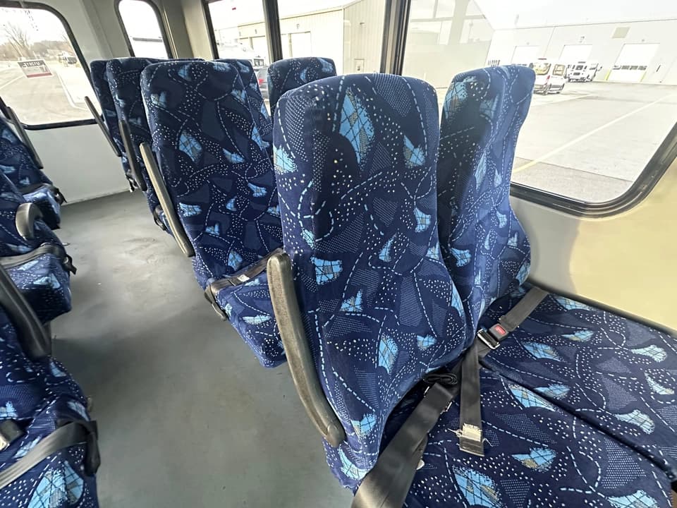 2015 Ford Goshen Shuttle Bus - Image 10