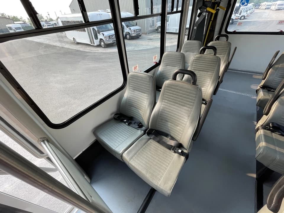 2022 Ford E350 StarTrans - Image 10