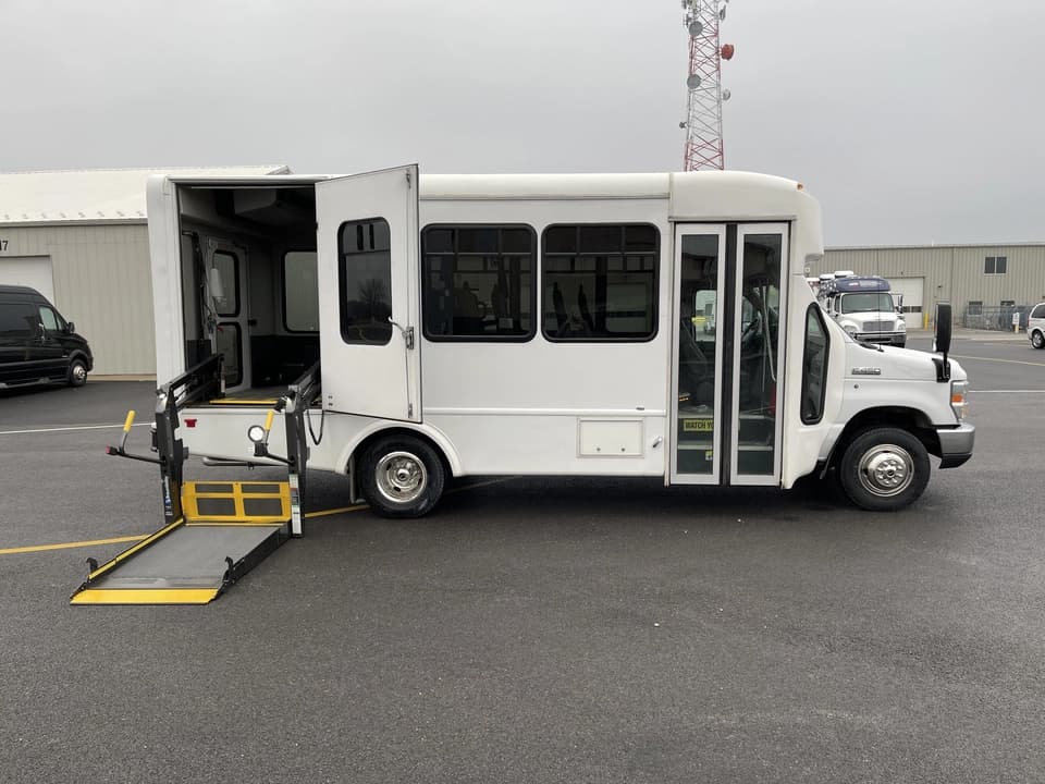 2019 Ford E450 Glaval - Image 3