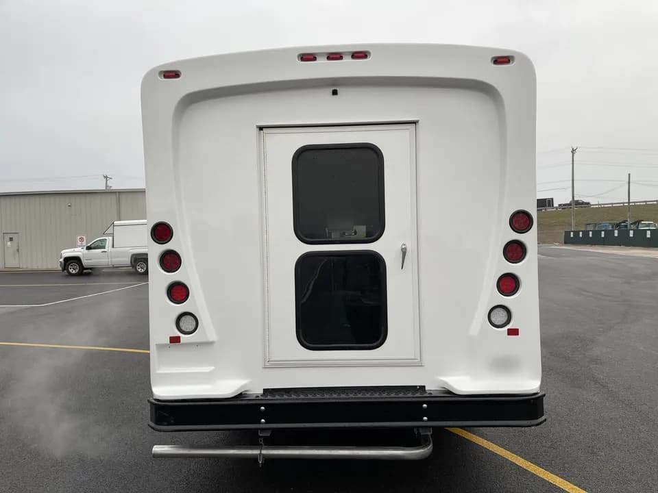 2019 Ford E450 Glaval - Image 5