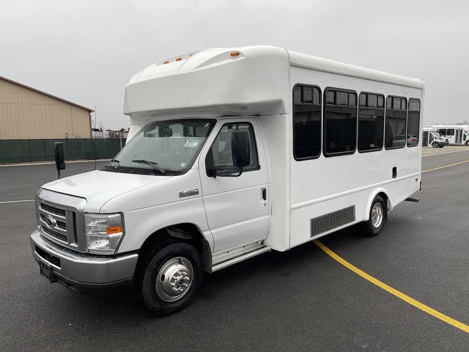2019 Ford E450 Glaval - Image 8
