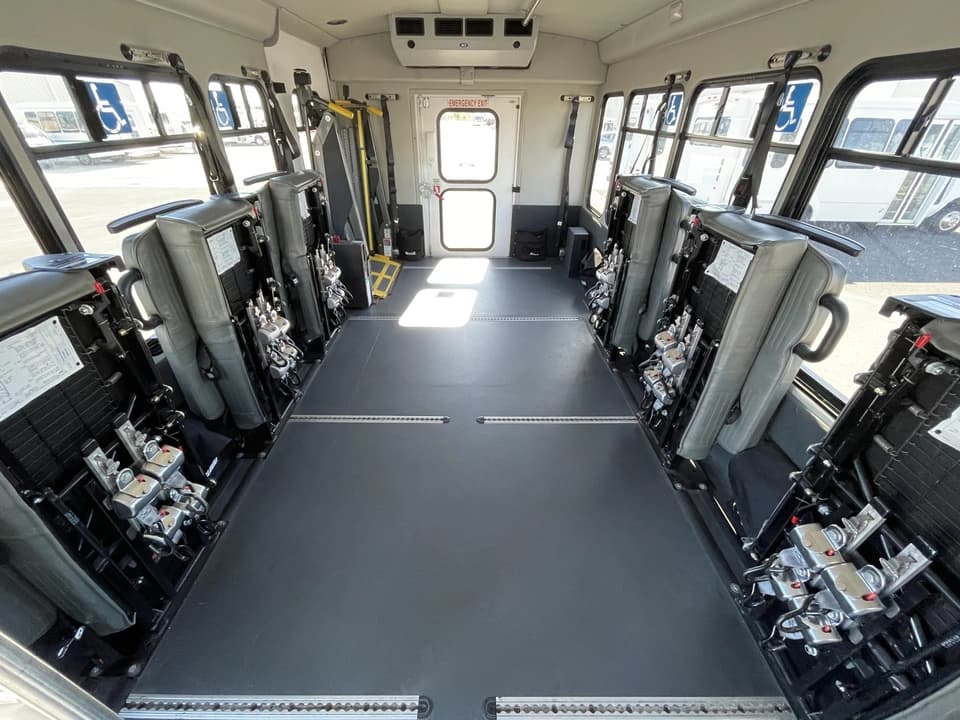 2019 Ford E450 Glaval - Image 10
