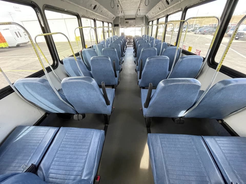 2016 Freightliner Glaval Shuttle Bus - Image 12