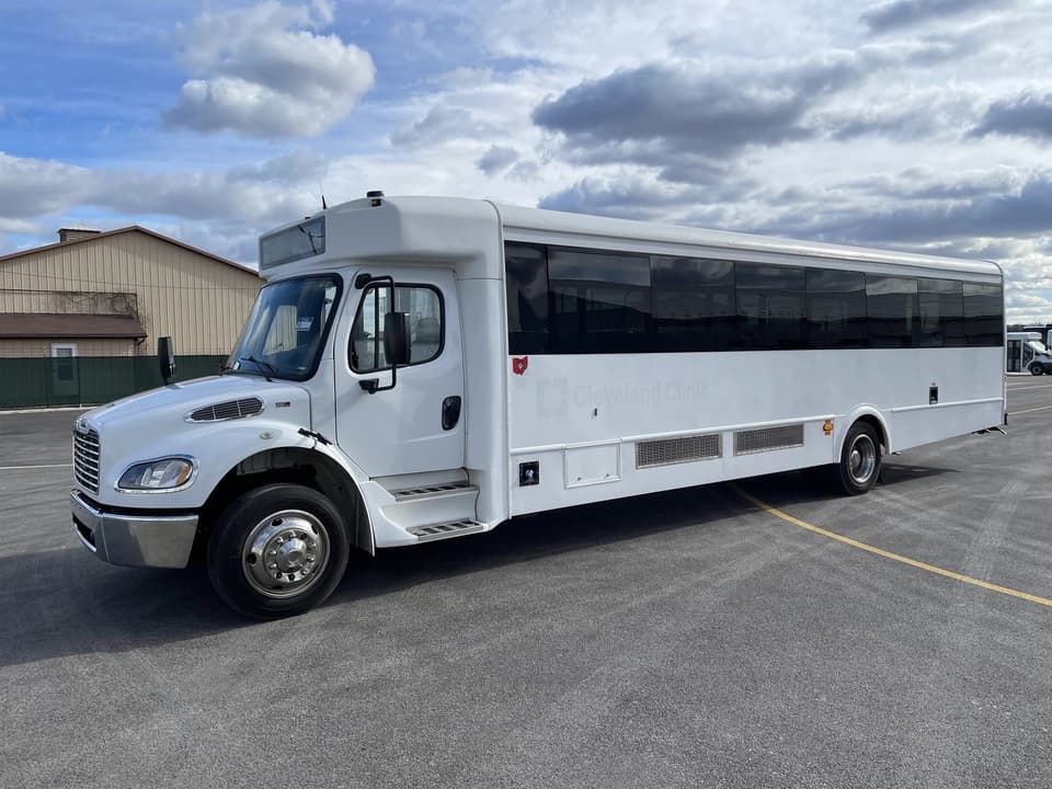 2016 Freightliner Glaval Shuttle Bus - Image 7