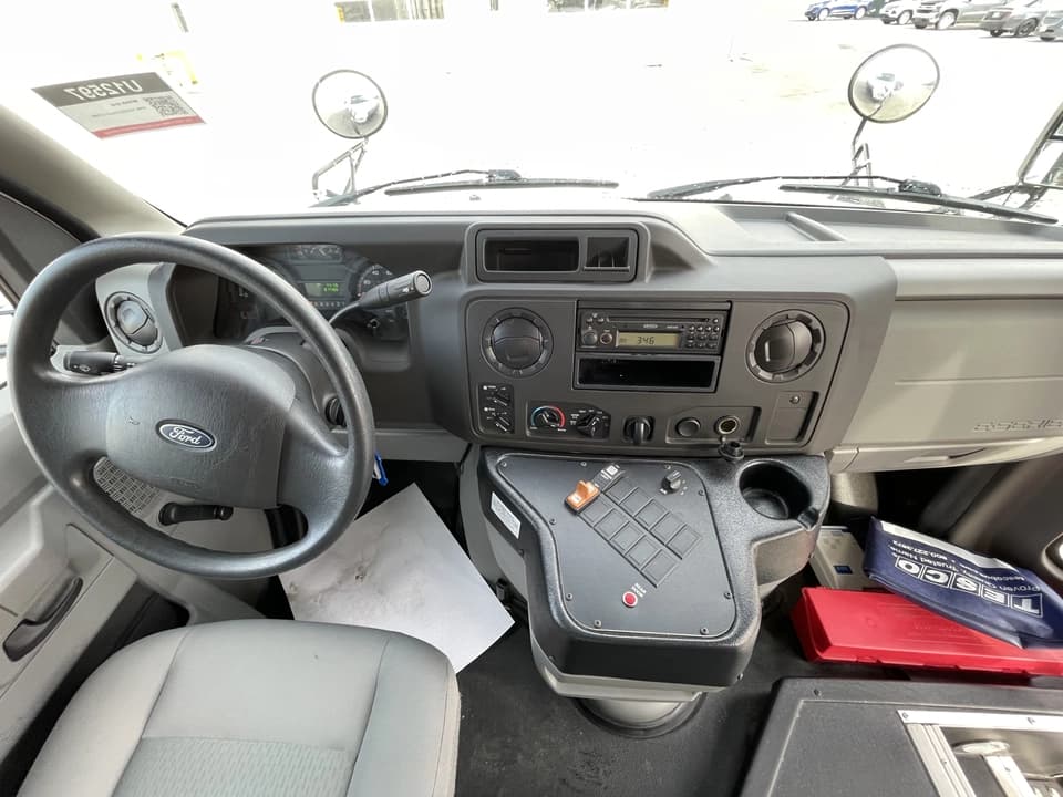 2018 Ford E450 StarTrans - Image 13