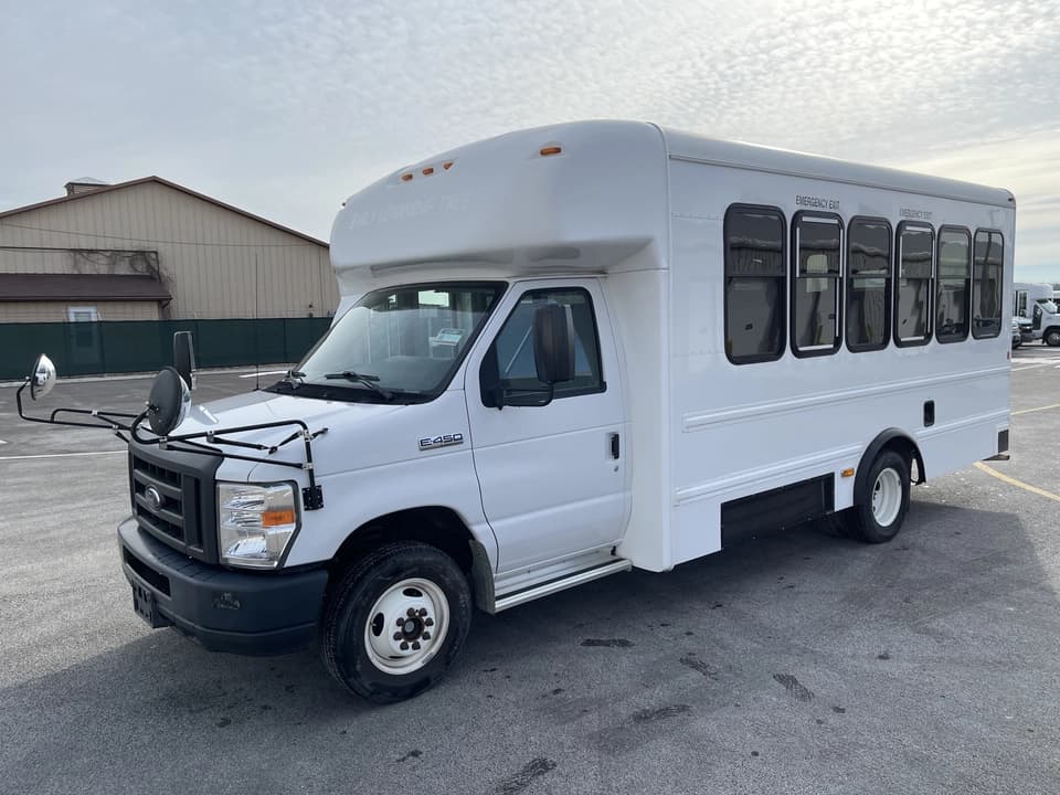 2018 Ford E450 StarTrans - Image 7
