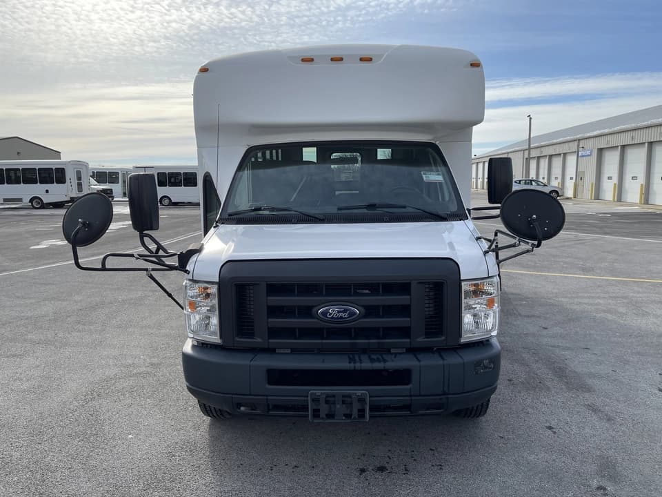 2018 Ford E450 StarTrans - Image 8