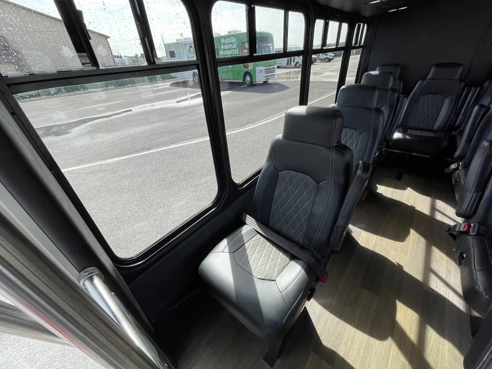 2019 Ford Transit 350 StarTrans - Image 12