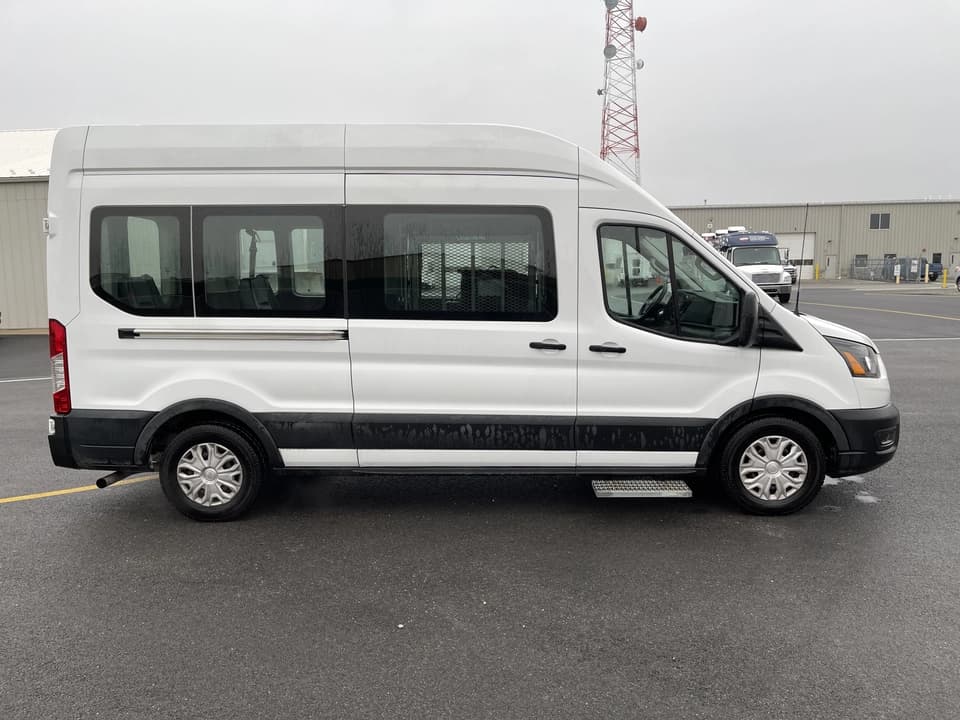 2022 Ford 350 XL/XLT Transit - Image 2