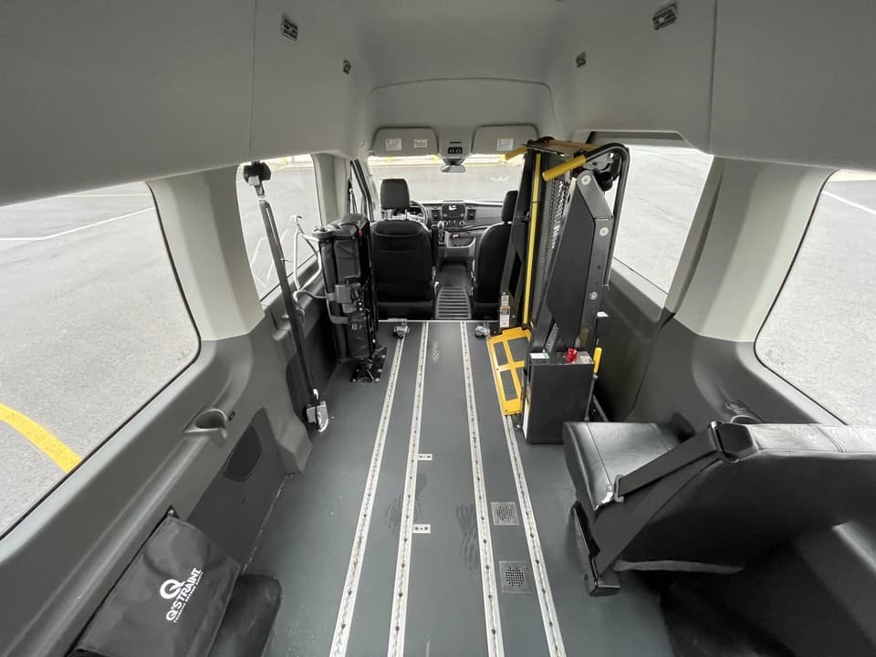 2022 Ford 350 XL/XLT Transit - Image 10