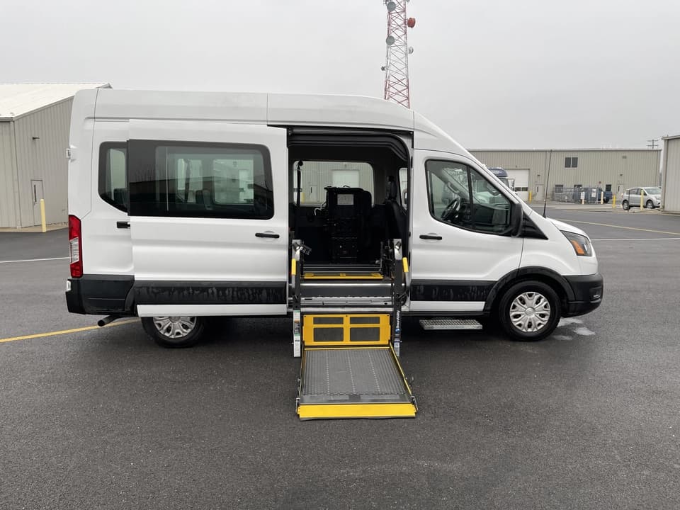 2022 Ford 350 XL/XLT Transit - Image 3
