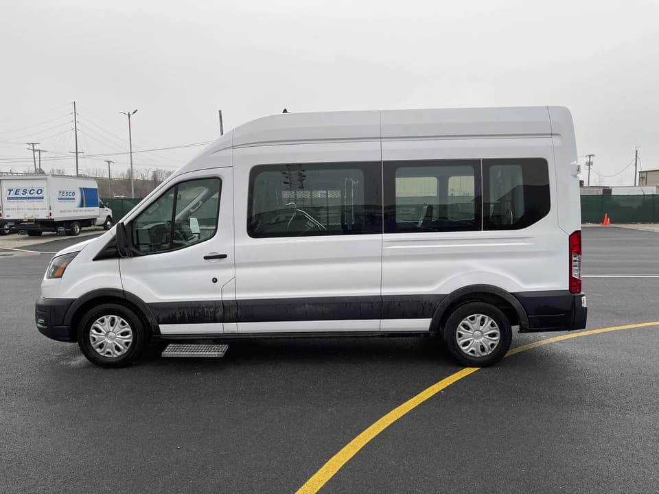 2022 Ford 350 XL/XLT Transit - Image 5