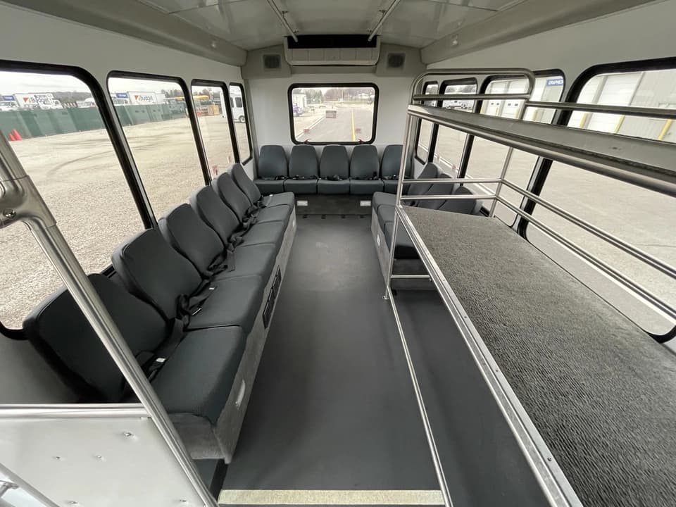 2019 Ford E350 Starcraft - Image 4