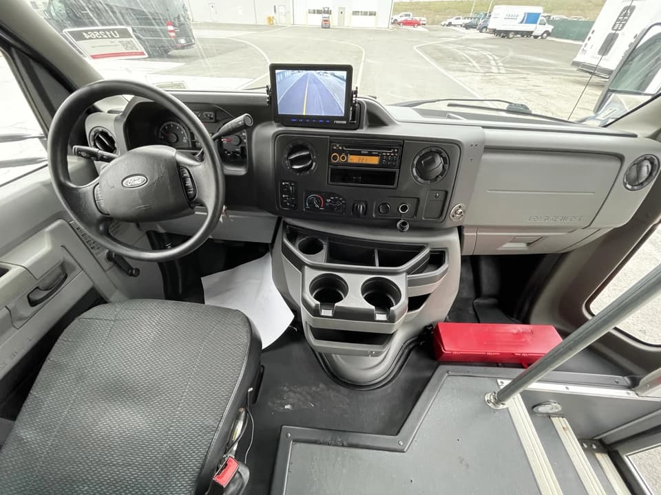 2019 Ford E350 Starcraft - Image 9