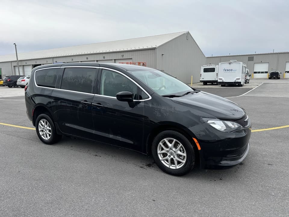 2024 Chrysler Voyager LX bus