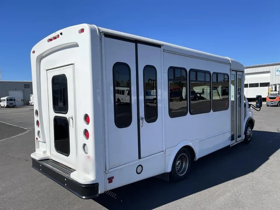2019 Ford Transit 250 Glaval - Image 3