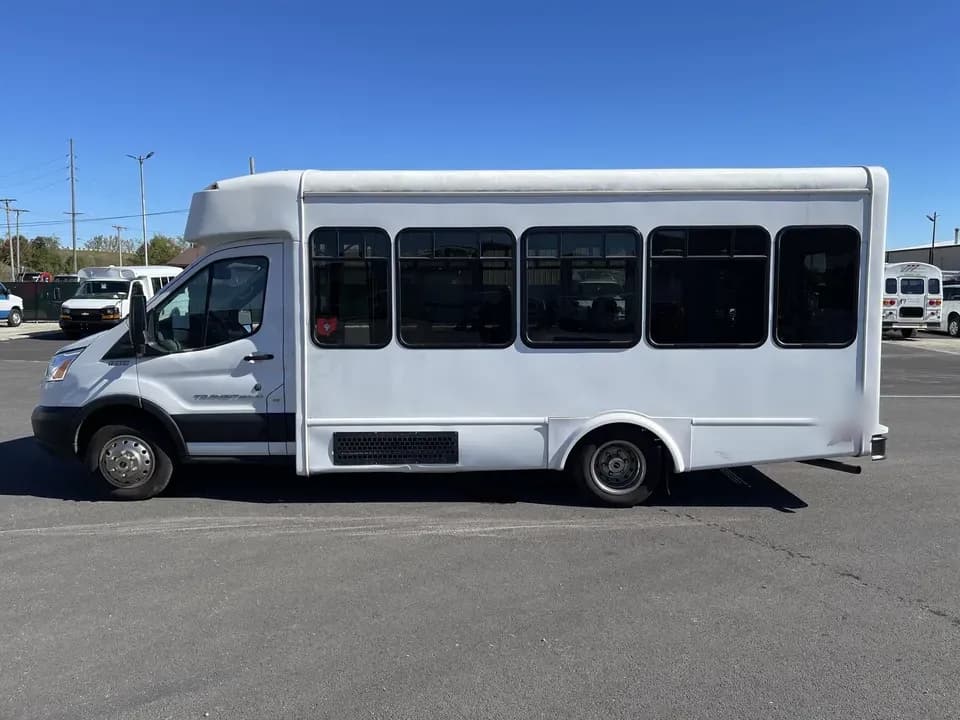 2019 Ford Transit 250 Glaval - Image 5
