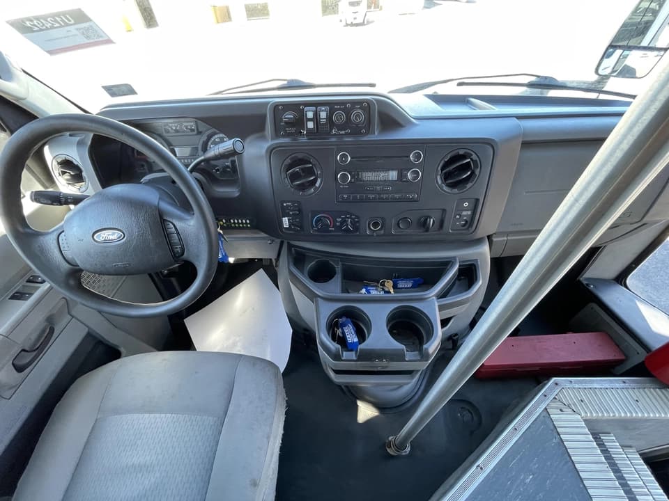 2017 Ford E450 Turtle Top - Image 14