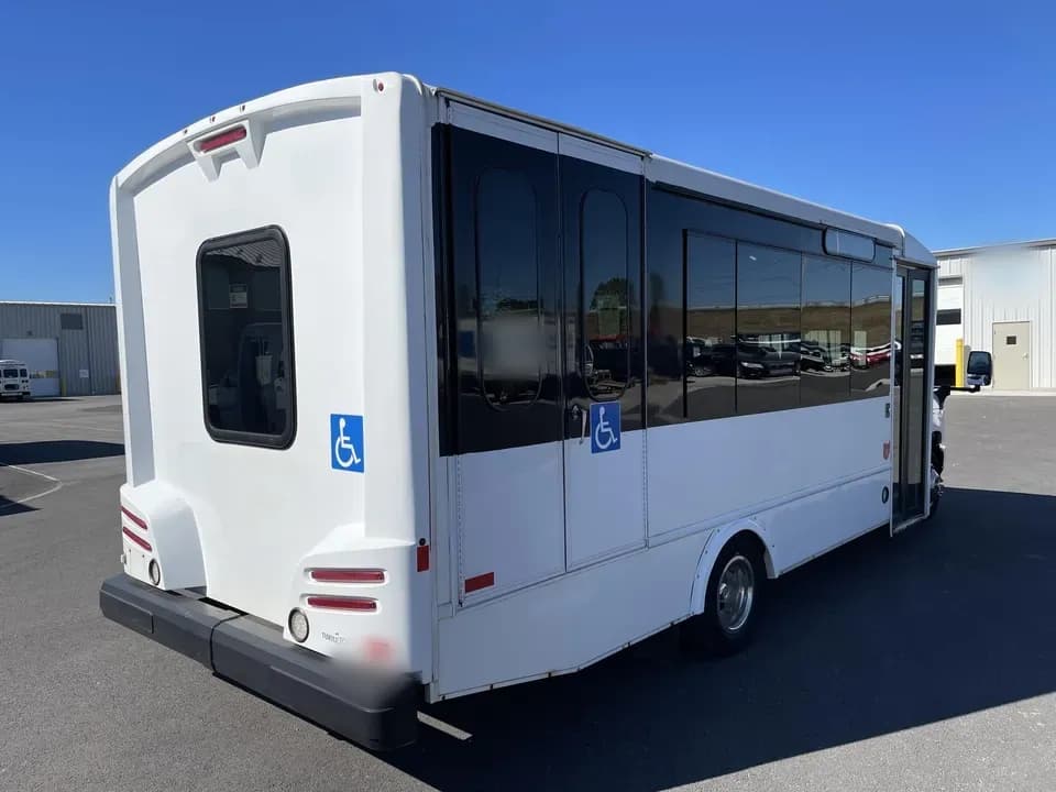 2017 Ford E450 Turtle Top - Image 3