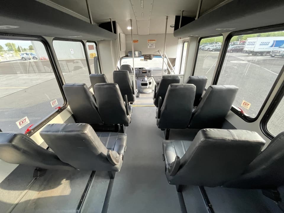 2018 Ford E350 Startrans - Image 12