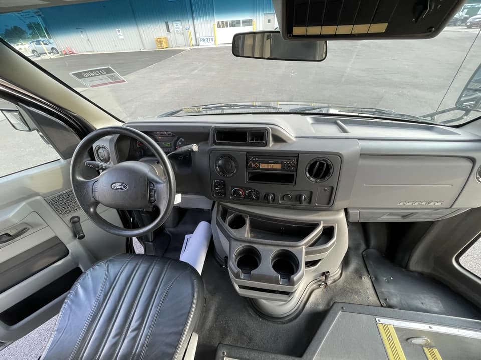 2018 Ford E350 Startrans - Image 13