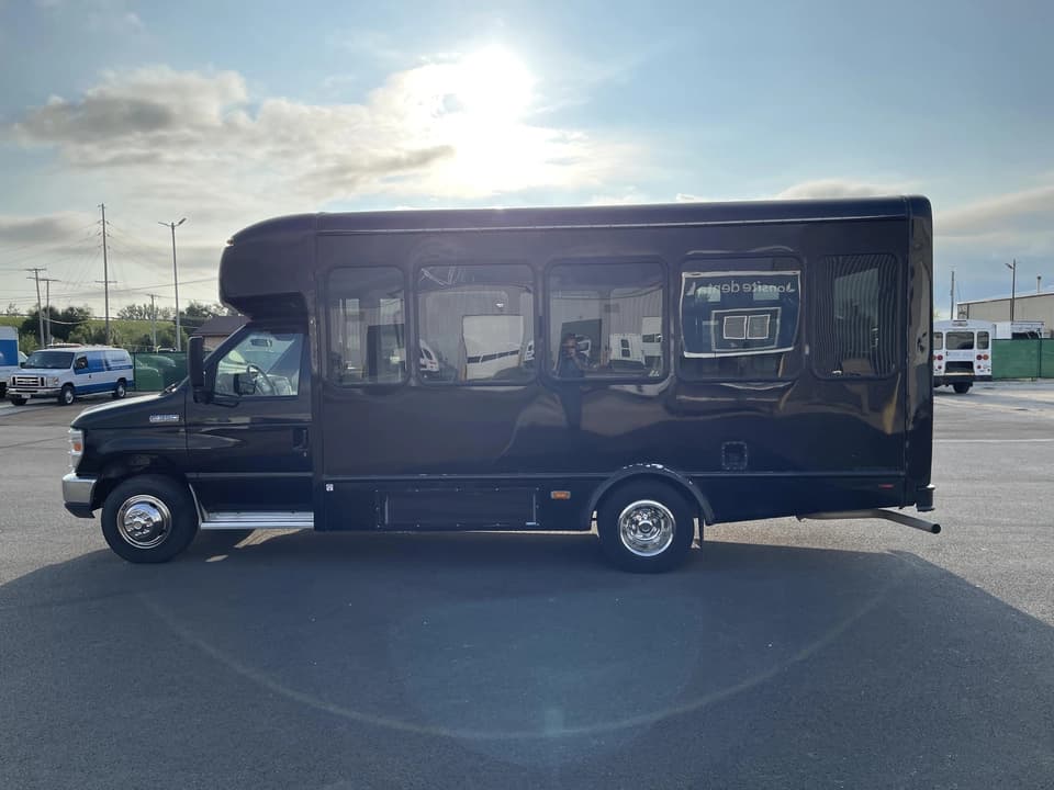 2018 Ford E350 Startrans - Image 6