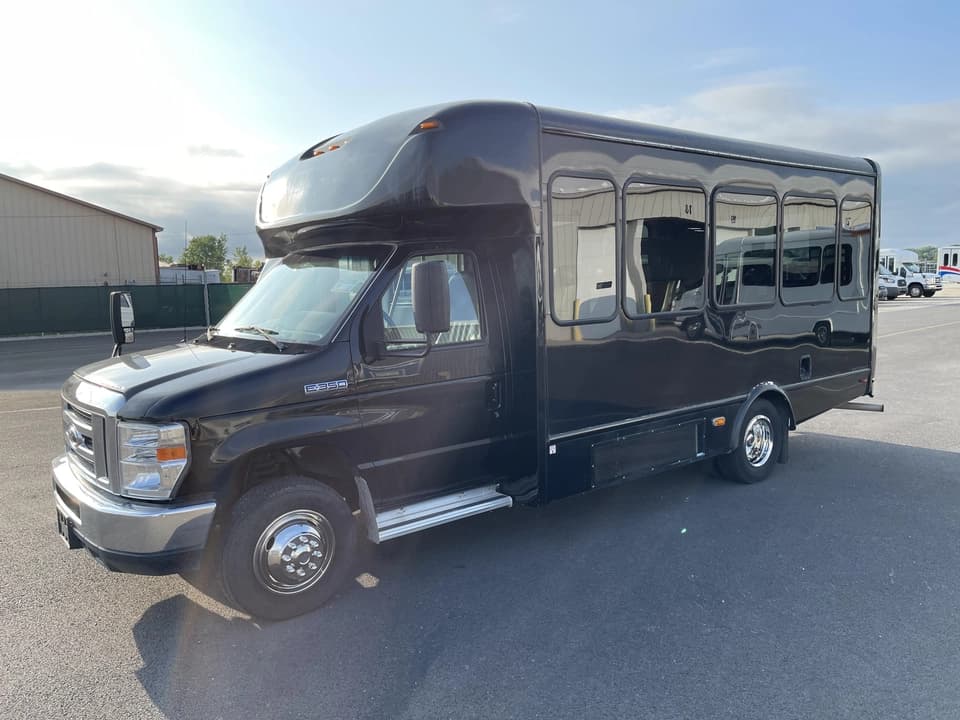 2018 Ford E350 Startrans - Image 7