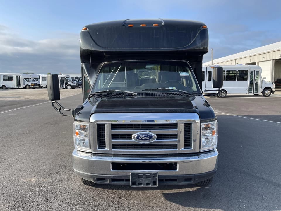 2018 Ford E350 Startrans - Image 8