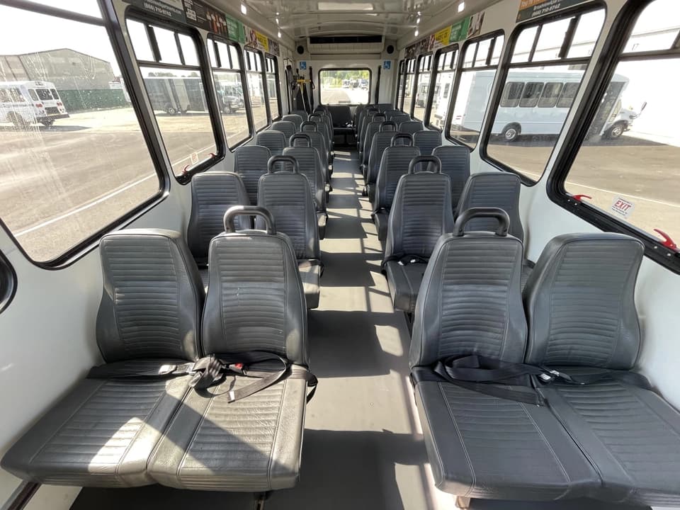 2016 Ford Starcraft Shuttle Bus - Image 9