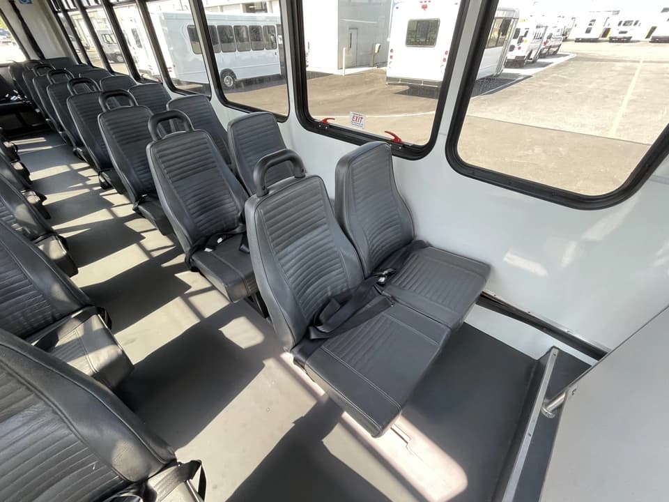 2016 Ford Starcraft Shuttle Bus - Image 10