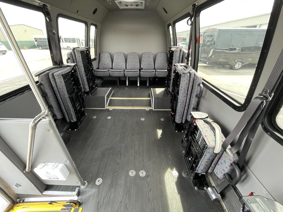 2017 Ford E450 KSIR Shuttle Bus - Image 12