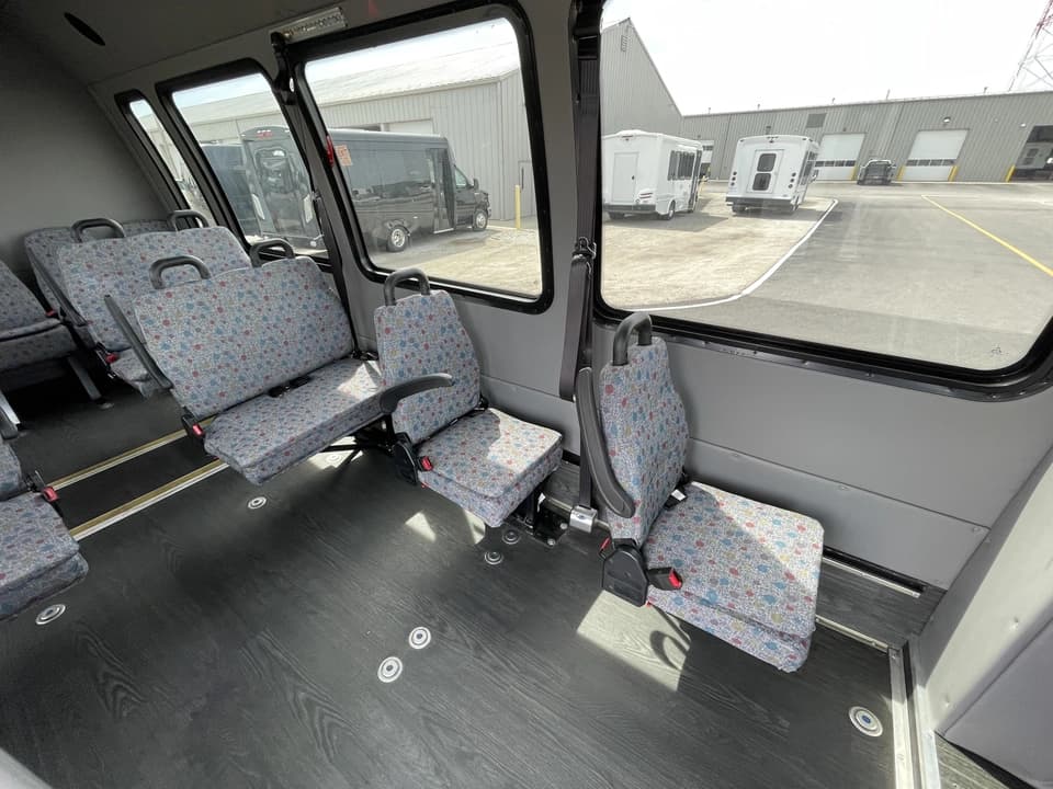 2017 Ford E450 KSIR Shuttle Bus - Image 13