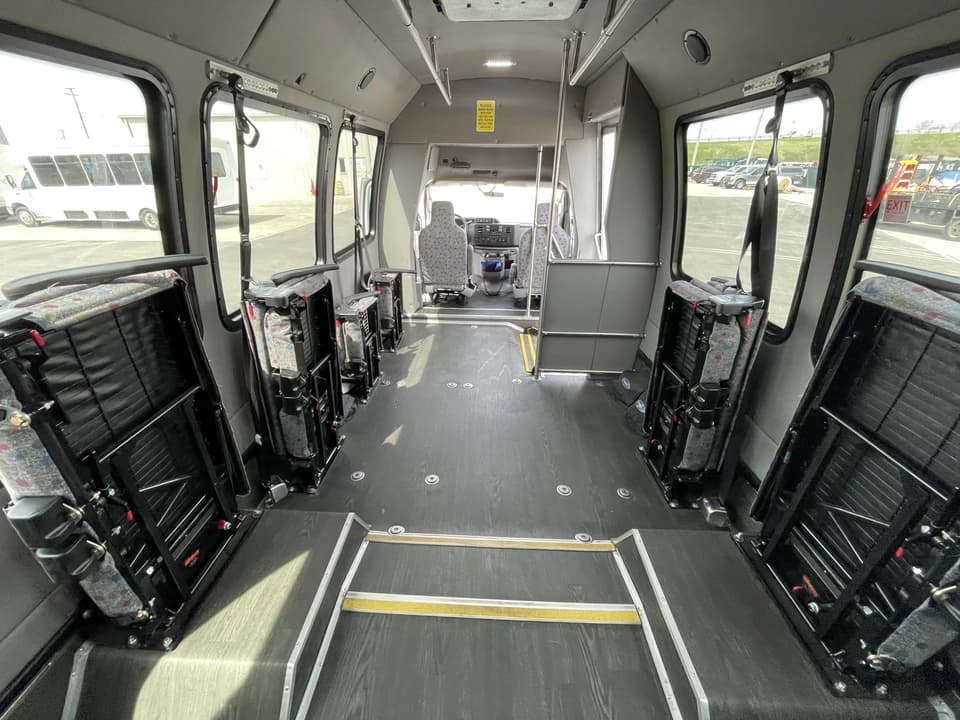 2017 Ford E450 KSIR Shuttle Bus - Image 16