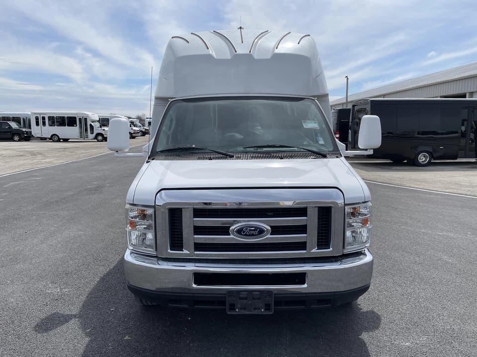 2017 Ford E450 KSIR Shuttle Bus - Image 10