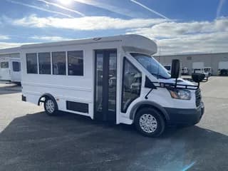 2018 Ford Transit 250 bus