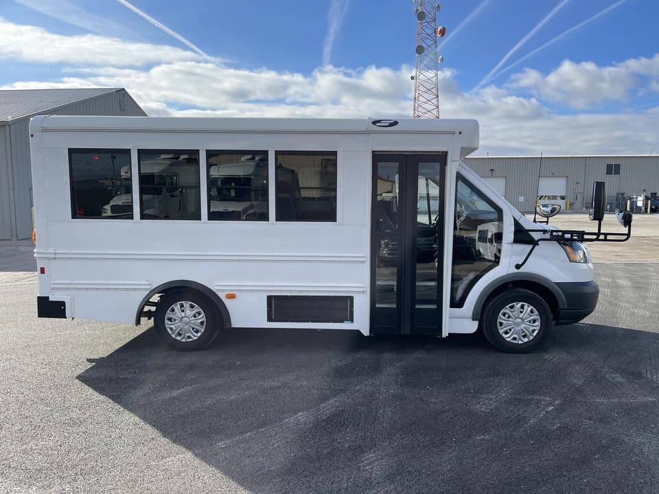 2018 Ford Transit 250 Starcraft Shuttle Bus - Image 2