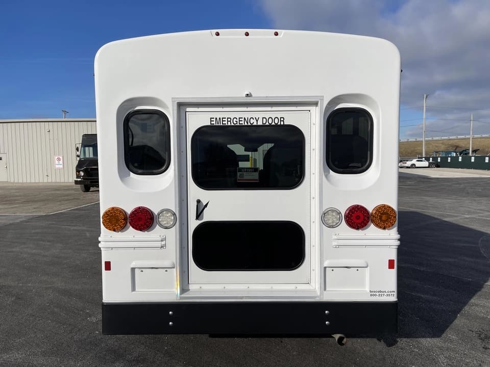 2018 Ford Transit 250 Starcraft Shuttle Bus - Image 4