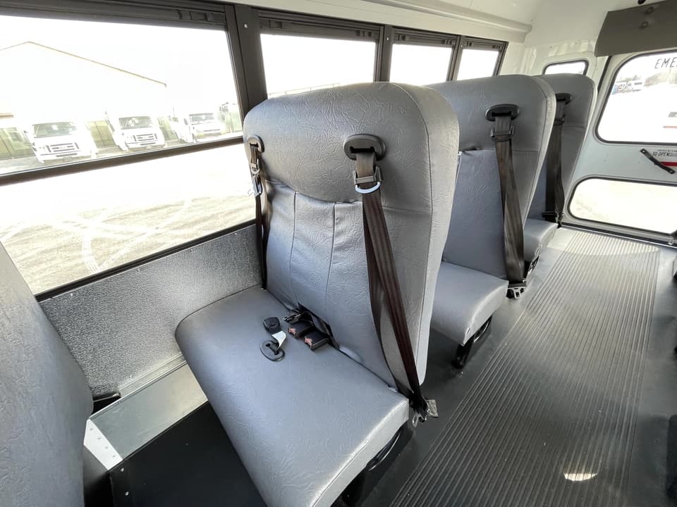 2018 Chevrolet Express 3500 Girardin - Image 11