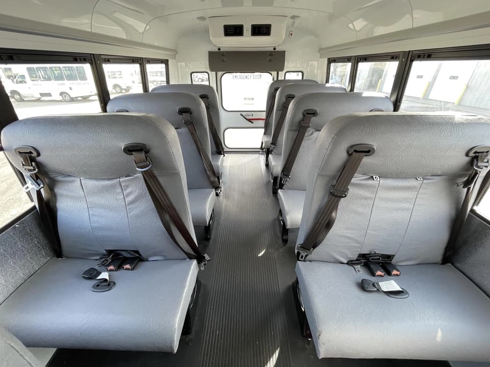 2018 Chevrolet Express 3500 Girardin - Image 9