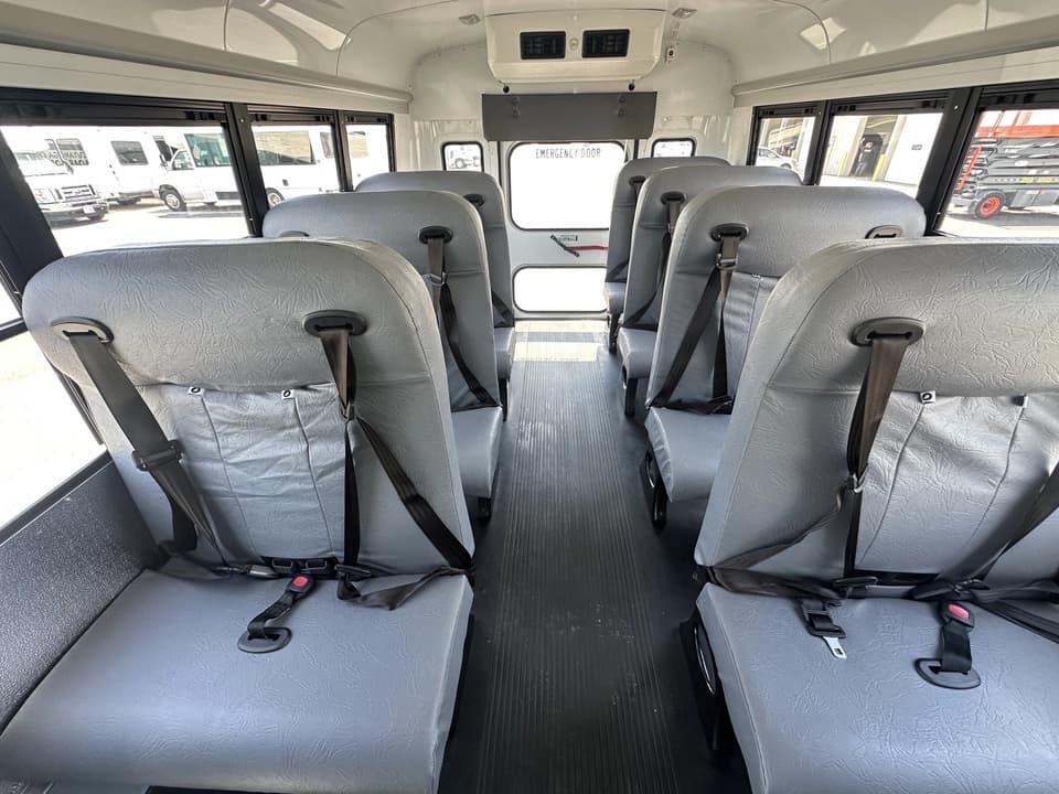 2019 Chevy Express 3500 Girardin - Image 6