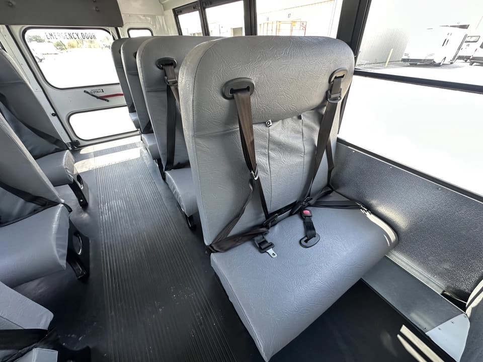 2019 Chevy Express 3500 Girardin - Image 7