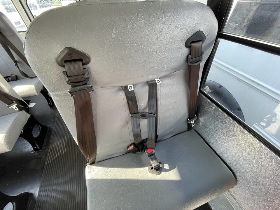 2019 Chevy Express 3500 Girardin Shuttle Bus - Image 12