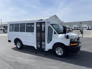 2018 Chevrolet Express 3500 bus
