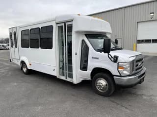 2019 Ford E450 bus