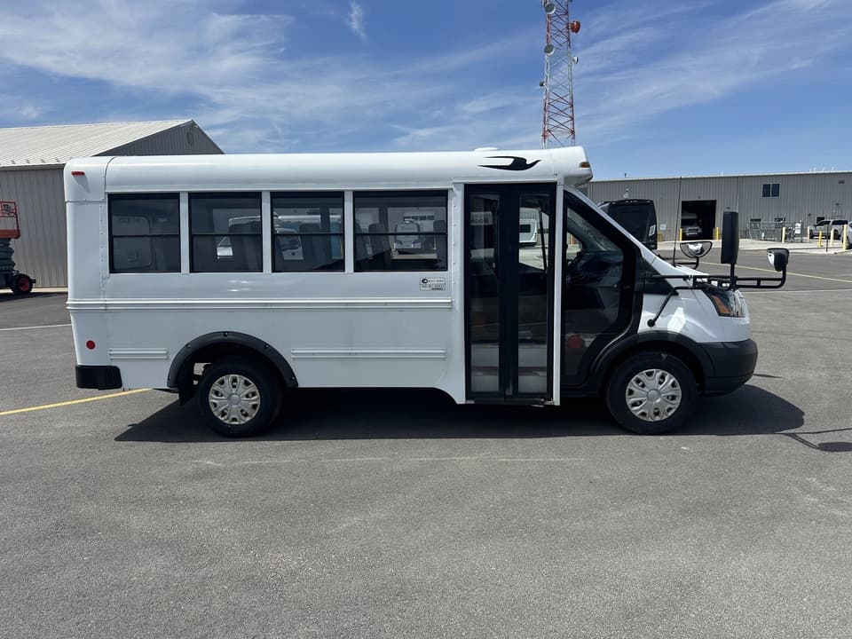 2016 Ford Transit 250 Girardin - Image 2