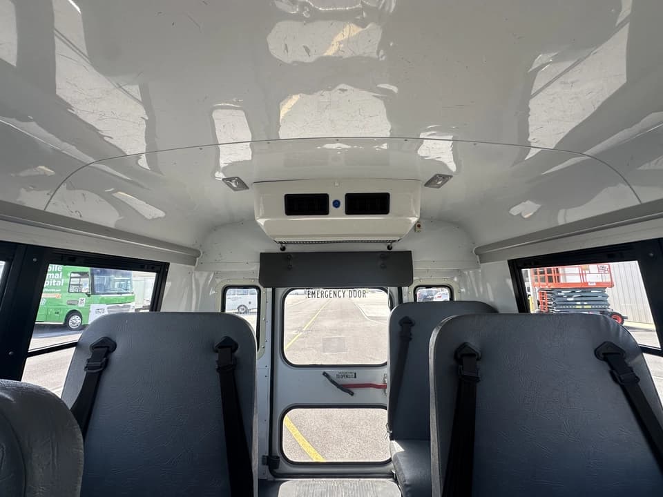 2016 Ford Transit 250 Girardin - Image 11