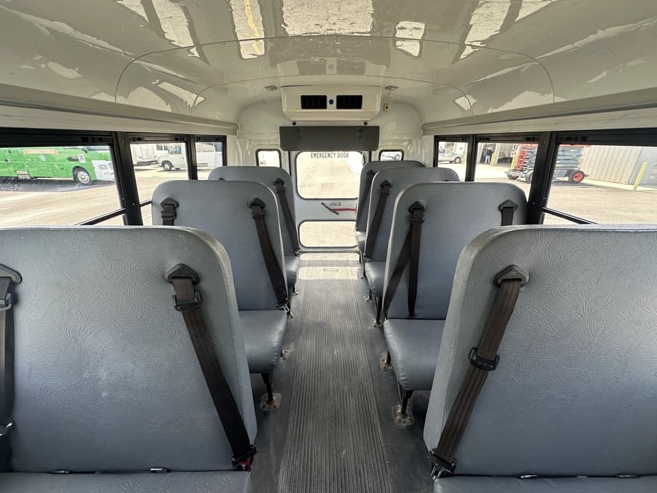 2016 Ford Transit 250 Girardin - Image 8