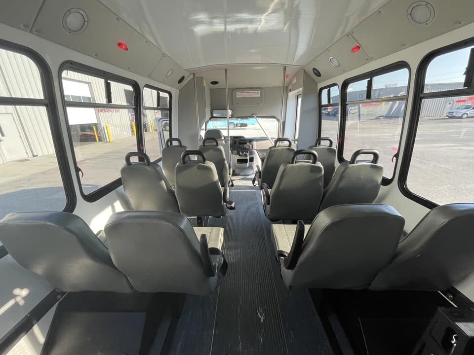 2019 Ford E350 Elkhart Coach Shuttle Bus - Image 11